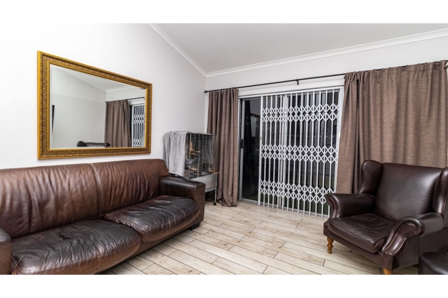 2 Bedroom Property for Sale in Bloubergrant Western Cape